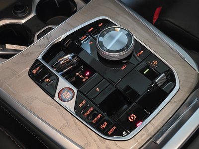 2023 BMW X7 thumbnail 11