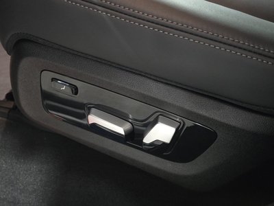2023 BMW X7 thumbnail 12