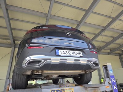 2023 Mercedes-BENZ GLC photo 2