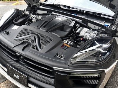 2024 Porsche MACAN thumbnail 38