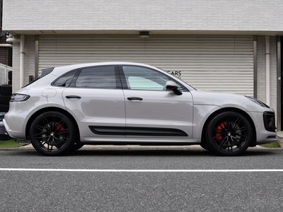 2024 Porsche MACAN photo 4