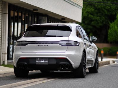 2024 Porsche MACAN thumbnail 35