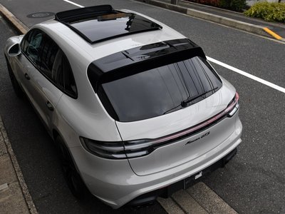 2024 Porsche MACAN thumbnail 34
