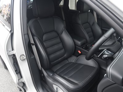 2024 Porsche MACAN photo 9