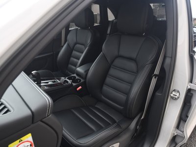 2024 Porsche MACAN thumbnail 22