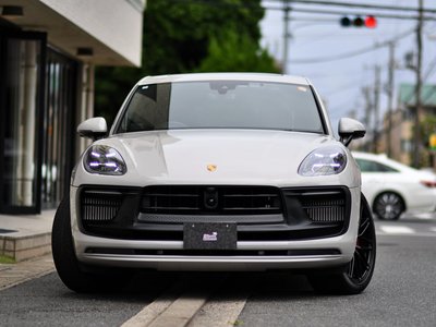 2024 Porsche MACAN photo 3