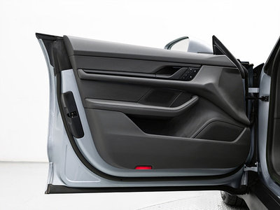 2023 Porsche TAYCAN thumbnail 16