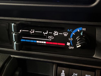 صورة مصغرة 57 لـ 2024 Toyota LAND CRUISER 70