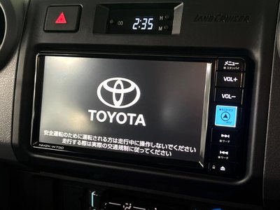 TOYOTA LAND CRUISER 70 - 4