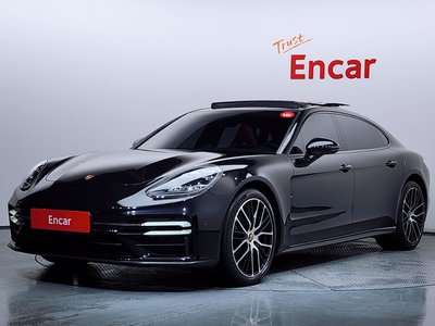 2021 Porsche PANAMERA photo 1
