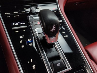 2021 Porsche PANAMERA photo 9