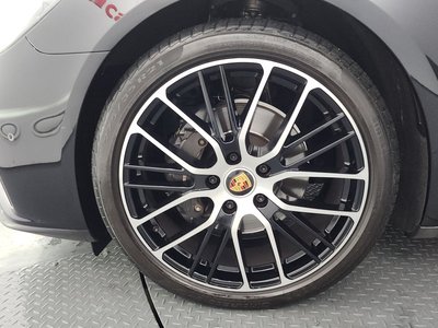 2021 Porsche PANAMERA photo 6