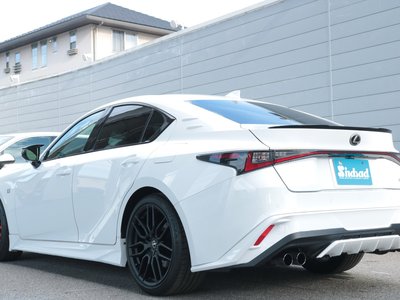2024 Lexus IS thumbnail 16