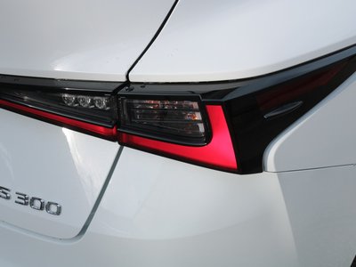 2024 Lexus IS thumbnail 23