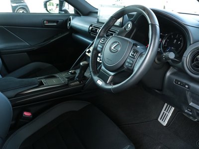 2024 Lexus IS thumbnail 29