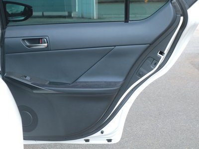 2024 Lexus IS thumbnail 26