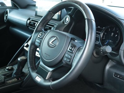 2024 Lexus IS thumbnail 36