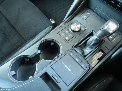 2024 Lexus IS thumbnail 43
