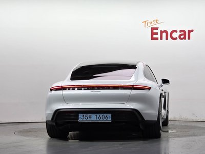 2022 Porsche TAYCAN — фото 4