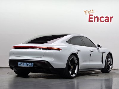 2022 Porsche TAYCAN — фото 3
