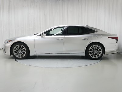 2022 Lexus LS — фото 3