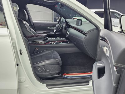 2021 Genesis GV70 — миниатюра 17