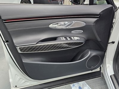 2021 Genesis GV70 — миниатюра 14