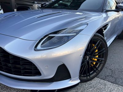 ASTON MARTIN DB12 - 6