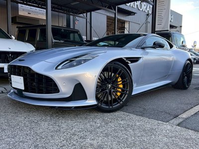 ASTON MARTIN DB12 - 3