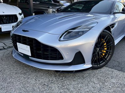 ASTON MARTIN DB12 - 5