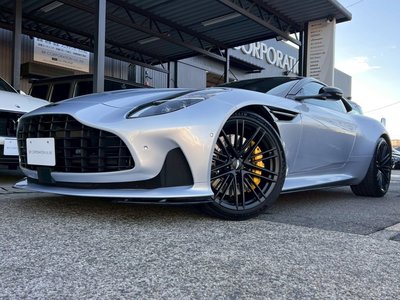 ASTON MARTIN DB12 - 4