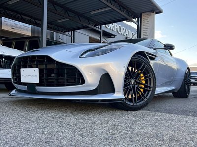 ASTON MARTIN DB12 - 10