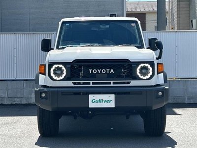 TOYOTA LAND CRUISER 70 - 3