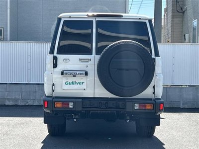 TOYOTA LAND CRUISER 70 - 8