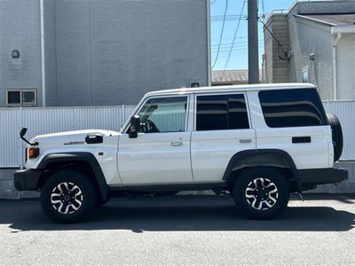 TOYOTA LAND CRUISER 70 - 5