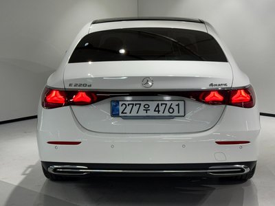 MERCEDES-BENZ E-CLASS - 4
