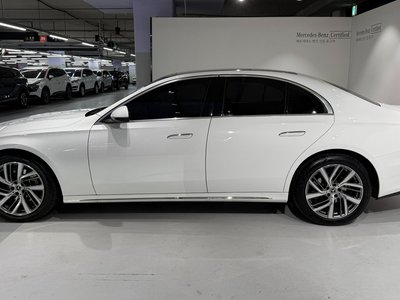 MERCEDES-BENZ E-CLASS - 8