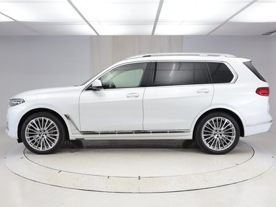 BMW X7 - 7