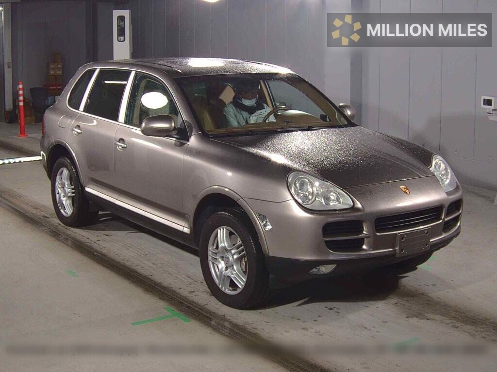 PORSCHE CAYENNE - View 1