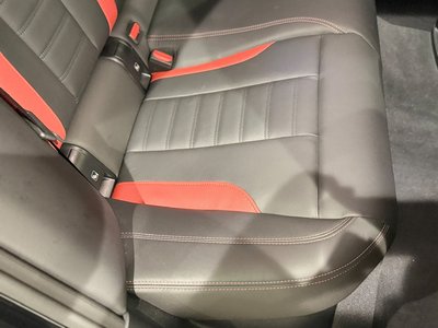 2025 BMW I4 — миниатюра 15
