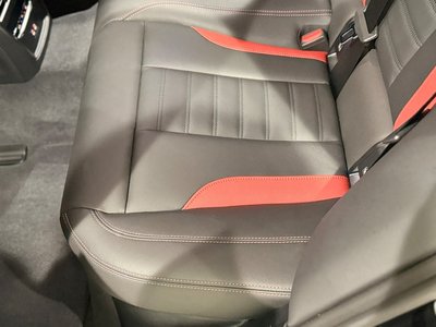 2025 BMW I4 — миниатюра 21