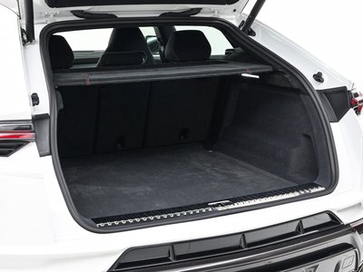 LAMBORGHINI URUS - 10