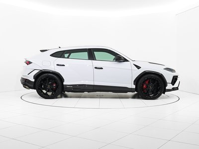 LAMBORGHINI URUS - 5