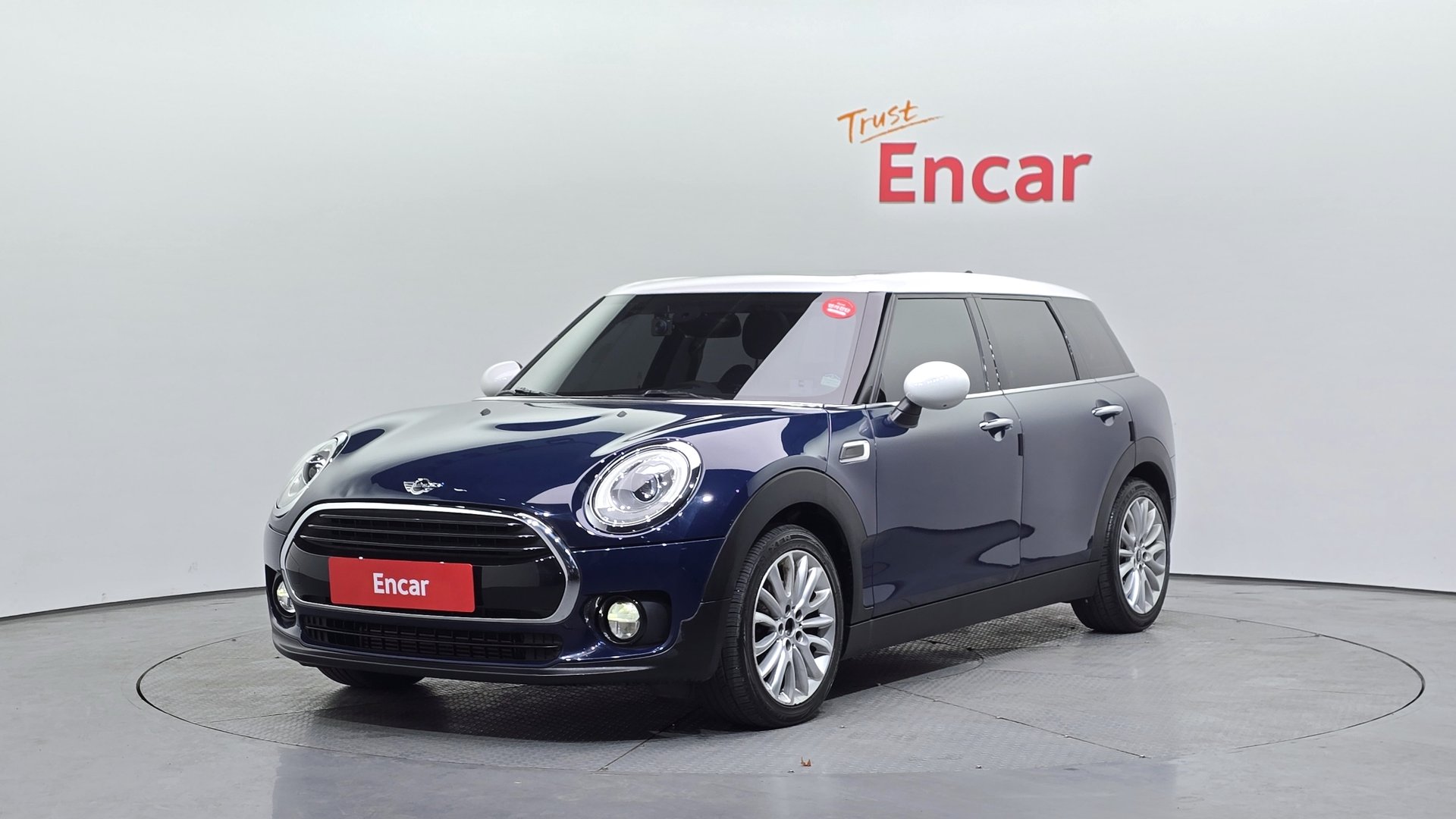 MINI COOPER CLUBMAN - View 1