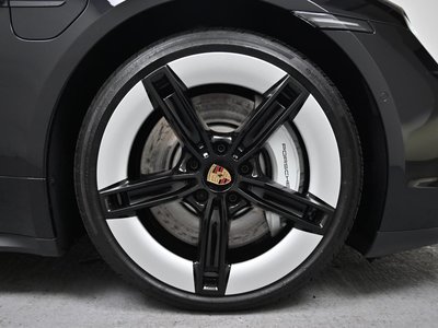 PORSCHE TAYCAN - 6