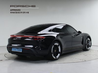 PORSCHE TAYCAN - 5