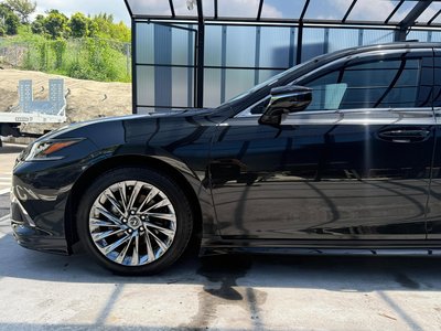 2024 Lexus ES — миниатюра 11