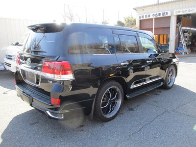 TOYOTA LAND CRUISER 200 - 5