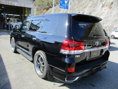 TOYOTA LAND CRUISER 200 - 6