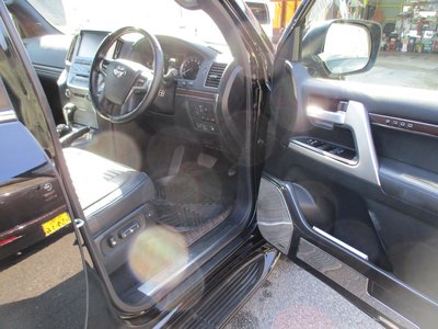 TOYOTA LAND CRUISER 200 - 8